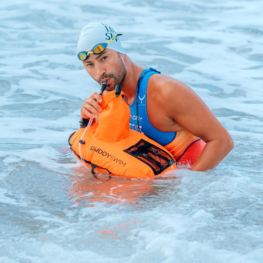 Boyas. Visibilidad, seguridad, almacenamiento en el mar.