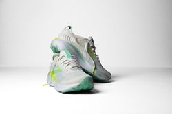 Brooks ADRENALINE GTS 25 Mujer White/Nightlife/Yucca