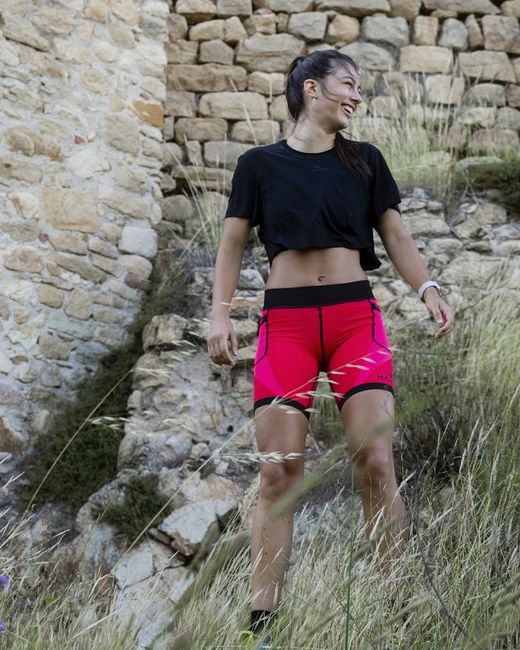 Hanker camiseta crop BUMO Negro
