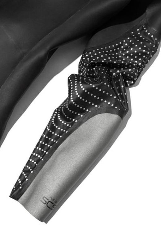 Orca Neopreno Apex Flow V2 para mujer Color Negro Plata