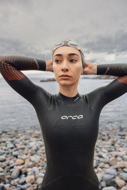 Orca Neopreno Athlex Float V2 para mujer Color Negro Rojo