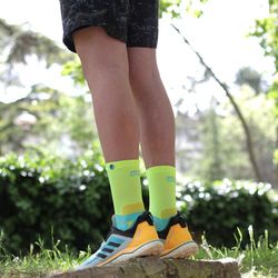 Pimiento Negro calcetín trail colección Oihana Kortazar AMARILLO F