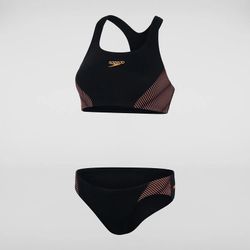 Speedo bikini de entrenamiento para natación negro combinado con naranja y magenta.